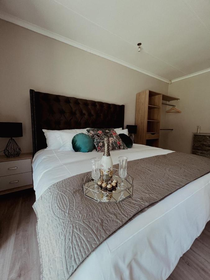 Le'Ciara Luxury Guest House ヨハネスブルグ エクステリア 写真