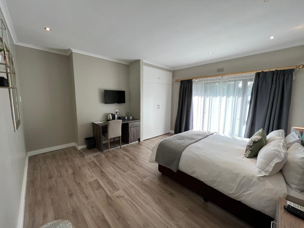 Le'Ciara Luxury Guest House ヨハネスブルグ エクステリア 写真