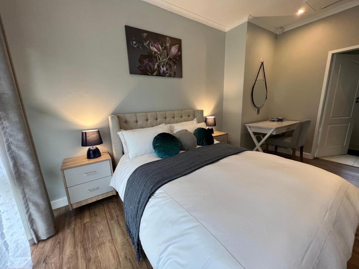 Le'Ciara Luxury Guest House ヨハネスブルグ エクステリア 写真