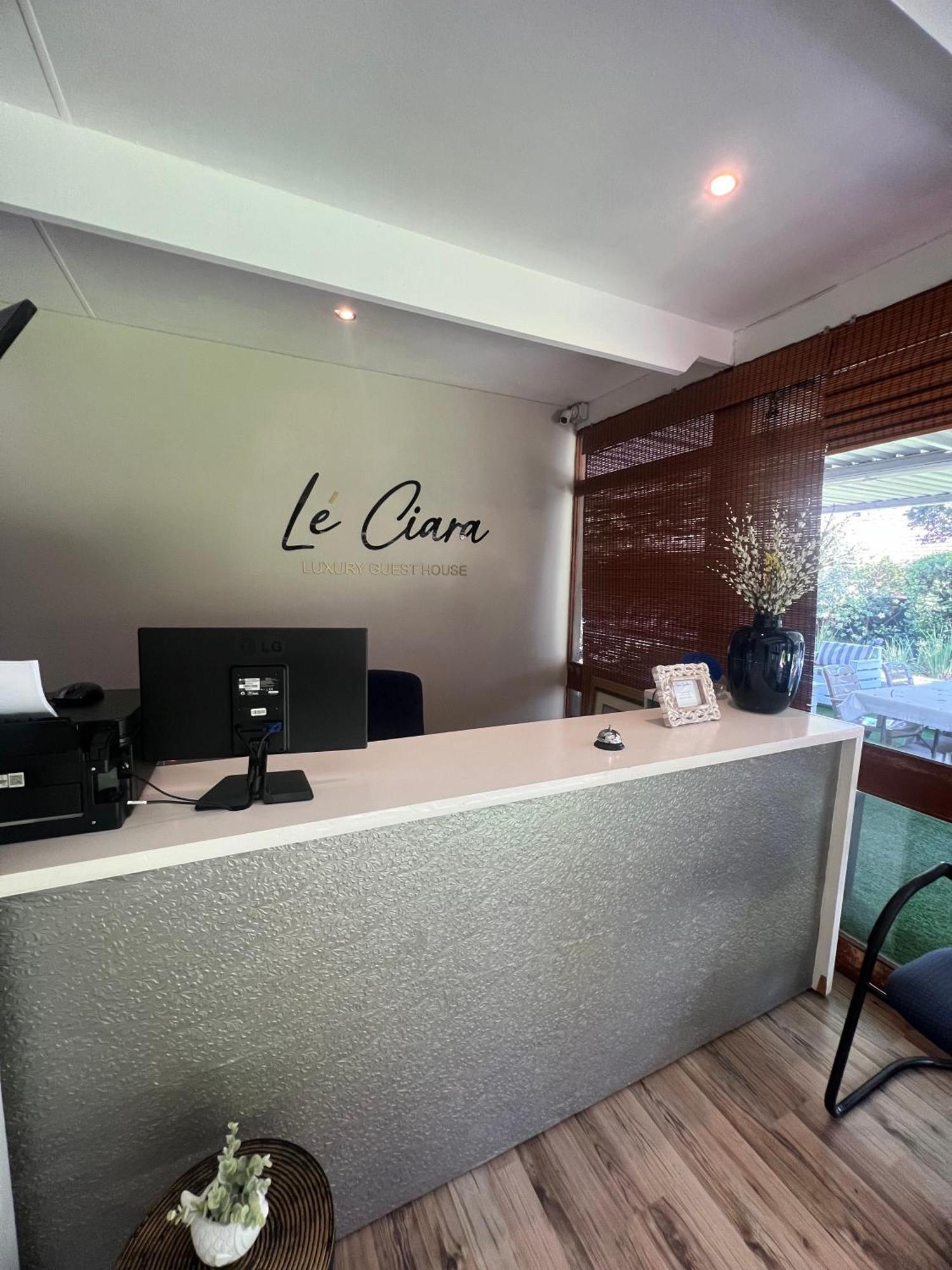 Le'Ciara Luxury Guest House ヨハネスブルグ エクステリア 写真